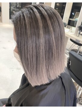 リア 近鉄八尾店(Lia) シャドールーツ