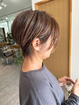 シロ(shiro.)の写真/髪質に合わせたグレイカラーで大人女性の魅力をUP！髪の悩みを解決しつつ、艶・透明感ある仕上がりに◎