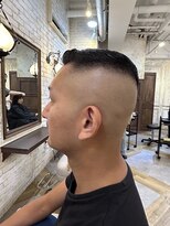 カリーナ(Carina) 〈キシタクヘアー〉ハイフェード