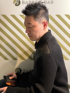 バーバーバー アカバネ(BARBER-BAR AKABANE) 男らしさ染み出すフェザーアップ/ソフトモヒカン/フェード#1