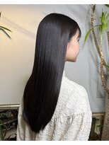 スット 渋谷(slut) くせ毛改善ストレート