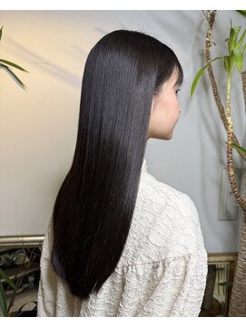 スット 渋谷(slut) くせ毛改善ストレート