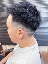 ヘアーメイク クーラ 行橋店(Hair make CURA)&nbsp;30代40代メンズ刈り上げフェードスタイルかき上げ短髪ワイルド
