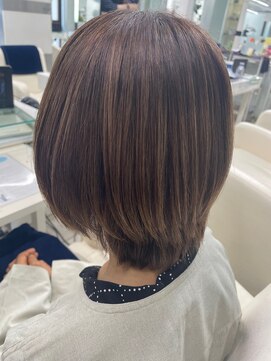 クレアトゥールウチノ(CREATEUR Uchino) 自然な丸さのストレートヘア