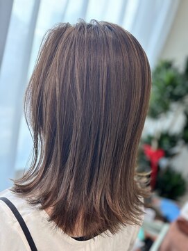 ファムバイアヴァンス(Femme by AVANCE.) 白髪ぼかしハイライト×シアーナチュラル