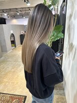 メリー オオサカ(Merly Osaka)&nbsp;サラサラヘアが似合うバレイヤージュ