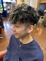 イザ トーキョー(IZA TOKYO)&nbsp;ウェーブヘア/ニュアンスパーマ/ハイライトカラー/メンズパーマ