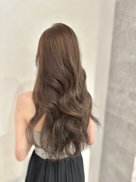 アクション 心斎橋店(ACTION) 20代30代レイヤーカット　くすみベージュ　顔まわりカット