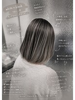 リリー バイ アオ(Lilly by AO)&nbsp;ホワイトのバレイヤージュカラー