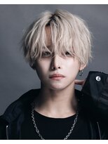 リップスヘアー 渋谷 annex(LIPPS hair)&nbsp;ホワイトブロンド　センターパート　コンマバング
