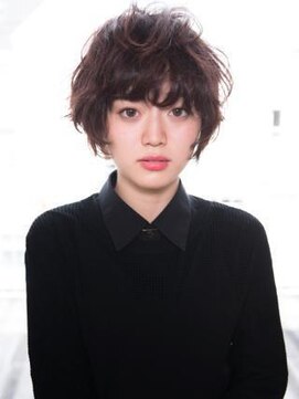 ミーティア バイ クアトロ(Meteor By QUATRO) 【QUATRO】クラシカル×モード×ショート