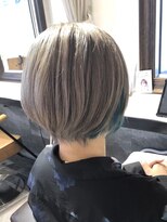 コエバイロゼオ(coe by Roseo)&nbsp;ターコイズブルーのインナーカラー