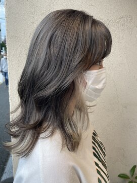 イノセンツ(Innocent'S) インナーカラー/ロングレイヤー/ホワイト/アッシュブラック