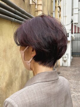 ビュートリアム 梅田(BEAUTRIUM) 耳かけショート/ショートボブ/丸みショート/30代/40代/50代/梅田