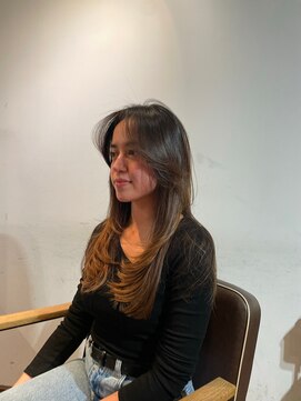 リバレッジ 広尾(Leverage) 大人海外ロングレイヤー：Maho Toda