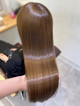 【梅田茶屋町】[ノンダメージサロン(R)]髪の内部から改善する本格髪質改善トリートメントで、憧れの艶髪へ
