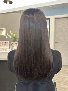 ヴィサージュバスク(VISAGE ba.s.k) 透明感×ツヤ感の最旬ダークカラー