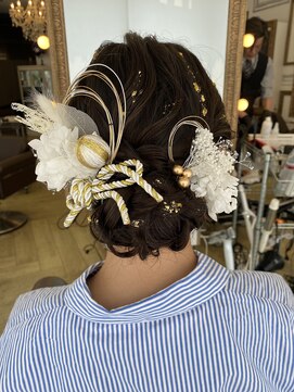 コワファースト 大分(COIFF1RST) 成人式/前撮り/ヘアセット/シニヨン/まとめ髪/ドライフラワー