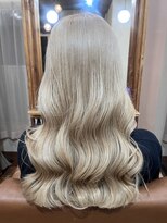 クロエバイラヴィズム 新潟空港通店(CLOE by LUVISM) ホワイトカラー