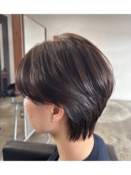 ディシェーレローブ(die Schere Lob) 今流行りのシースルーウルフ