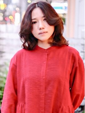 ビュートリアム 福岡(BEAUTRIUM) 品格を感じる顔まわりにレイヤーを入れたミディアムレイヤー