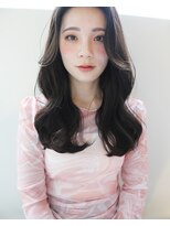 ヘアリラクゼーション クインズベリー(Hair Relaxation Queen's Berry)&nbsp;センターパートロングウェーブイメチェン