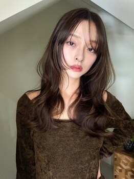 ジルブラン 土浦(JIL BLAN)の写真/《似合わせカットが得意なスタイリストが在籍!!》ロングでもショートでも小顔に見せる顔まわりカット!