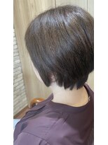 アンドブルー(and BLUE) 伊勢崎大人女性の丸みショートボブ