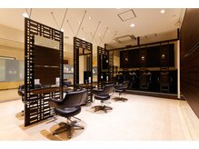 ユニックス モザイクモール港北店(UNIX)の雰囲気(落ち着いた色調の空間は大人女性に大人気◎)