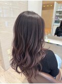 まとまりとツヤ感を引き出す、大人の艶カラー