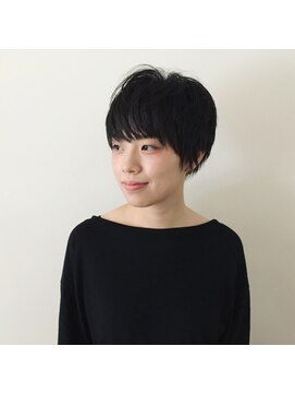 キャンバス(canvas) ○白い肌には黒髪ショート