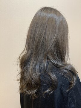 キムラトコヤ 肌に馴染みやすいグレージュカラー