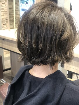 ビースリー ロア ◇ひし形シルエット風ボブ◇