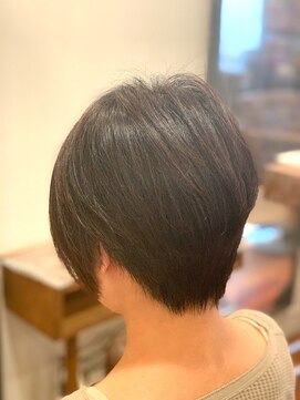 メレット(Meret) 〈Meret〉30代・40代　襟足スッキリショート