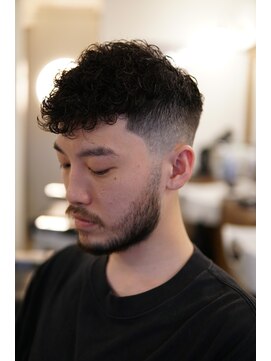 ザチョップショップ キチジョウジ(THE CHOP SHOP KICHIJOJI) フェード スキンフェード サイドパート バーバー バズカット