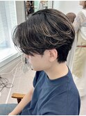 韓国センターパーマ×黒髪ツーブロック襟足残し[メンズ]