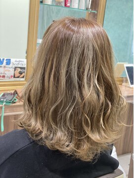 アッシュ 菊名店(Ash) ☆明るめホワイトベージュ×ハイライト☆