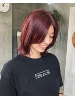 テトヘアー(teto hair)&nbsp;レッドカラーミディアムウルフ暖色センターパート