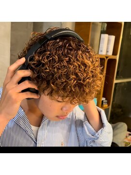 フィフスパーク(fifth PARK) プードルパーマ外国人風スペインカールスパイラル波巻き20代