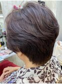 白髪をぼかして自然にカバー◎大人の立体ショート