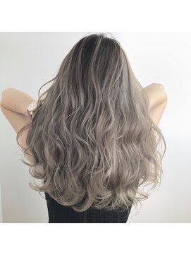 チェレ ブラン 堺東店(Chere brun) グレージュ×グレーヘア×バレイヤージュ×ハイライト