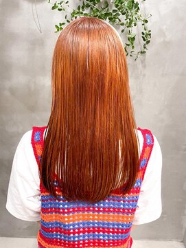 テトヘアー(teto hair) ぱっつん前髪オレンジカラーオレンジベージュロングヘア