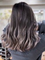 サイン 表参道(SIGN)&nbsp;バレイヤージュハイライトグラデーションカラーベージュカラー