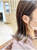 艶感イヤリングカラー×外ハネスタイル