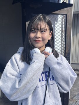 アイナ(AINA) ぱつっとセミロング、柔らかダークグレージュ