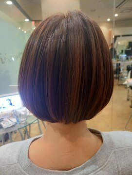 シャンプーボーイ 内巻きミニボブ