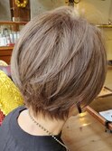 スモーキーベージュ