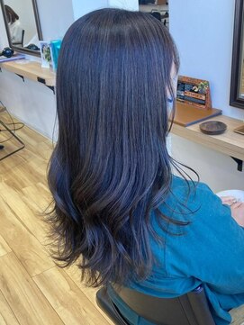 モーラ 鳳店(MOLLA) ブルーブラック 韓国ヘア 韓国風 暗髪 秋カラー 透明感 小顔