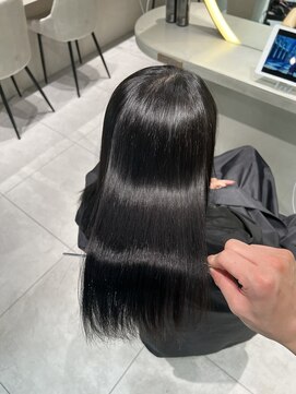 ロンドメリア 天神大名店(Lond Melia) ★グレージュカラー斜めバングデザインカラーシルキー ベージュ