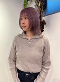 青みピンク外ハネ切りっぱなしボブ